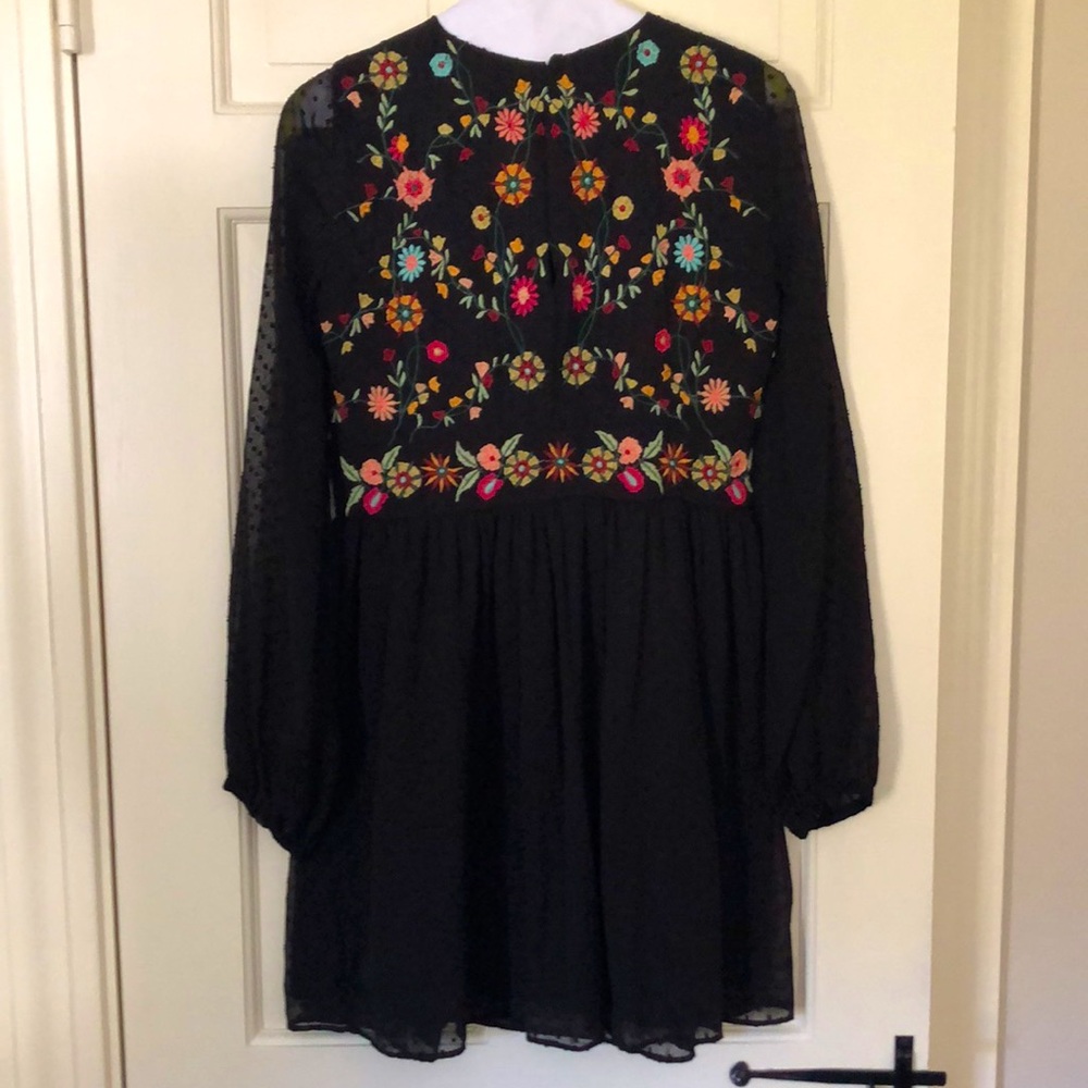 Dress - Picture 2 of 3